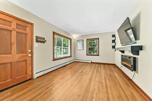 2802 S 47th St, Milwaukee, WI 53219 - Photo 3