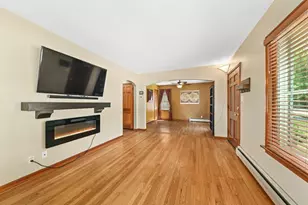 2802 S 47th St, Milwaukee, WI 53219 - Photo 5