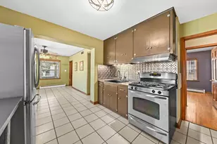 2802 S 47th St, Milwaukee, WI 53219 - Photo 9