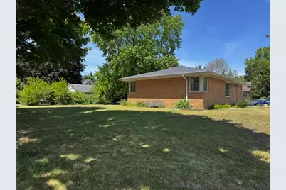6205 N Garden Grove Ln, Glendale, WI 53209 - Photo 11