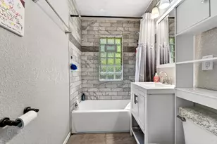 8601 W Melvina St, Milwaukee, WI 53222 - Photo 9