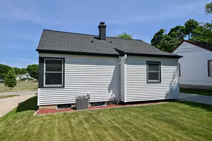 3553 S 1st Pl, Milwaukee, WI 53207 - Photo 25