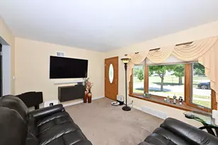 3553 S 1st Pl, Milwaukee, WI 53207 - Photo 5