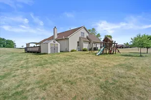 N7101 Lakeshore Ave, Sugar Creek, WI 53121 - Photo 33