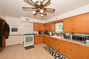 8730 W Hadley St, Milwaukee, WI 53222 - Photo 31