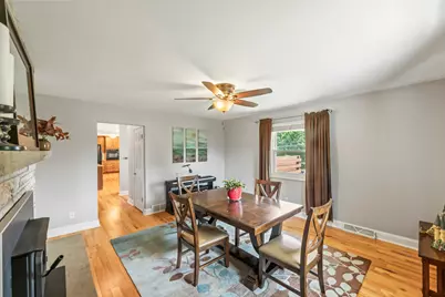 1310  Sunnycrest Dr, Brookfield, WI 53186 - Photo 9