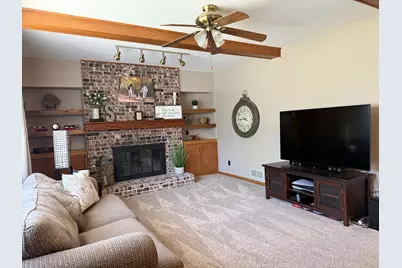8716 W Whitaker Ave, Greenfield, WI 53228 - Photo 9