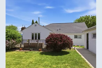 1035 N 43 St, Manitowoc, WI 54220 - Photo 1