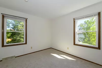 519  Greenfield Dr, Grafton, WI 53024 - Photo 23
