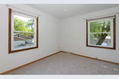 519  Greenfield Dr, Grafton, WI 53024 - Photo 21