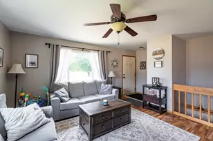 307 Roberts St, Holmen, WI 54636 - Photo 5
