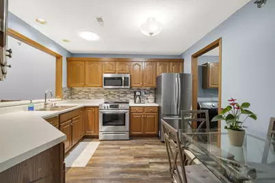 4511 S 124th St, New Berlin, WI 53151 - Photo 5