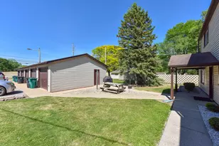 N96W20275 County Line Rd, Menomonee Falls, WI 53051 - Photo 5