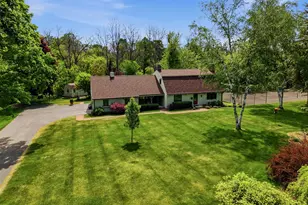 2541 Valley Dr, Manitowoc Rapids, WI 54220 - Photo 7