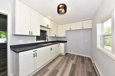 20  Otto Dr #18, Hartford, WI 53027 - Photo 5