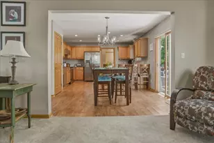 8125 Doe Glen Ct, Racine, WI 53406 - Photo 7