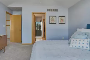8125 Doe Glen Ct, Racine, WI 53406 - Photo 17
