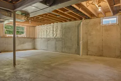 8125  Doe Glen Ct, Racine, WI 53406 - Photo 31