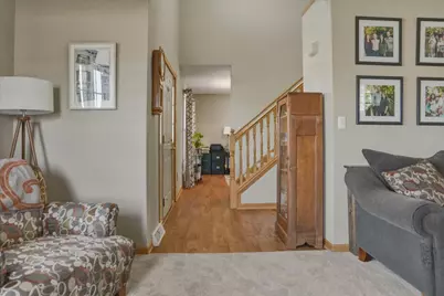 8125  Doe Glen Ct, Racine, WI 53406 - Photo 3