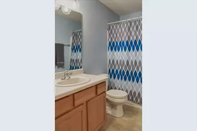 8125  Doe Glen Ct, Racine, WI 53406 - Photo 25