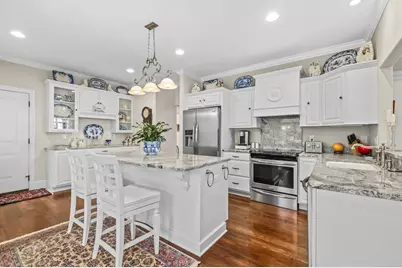 N35W23668  Auburn Ct, Pewaukee, WI 53072 - Photo 5