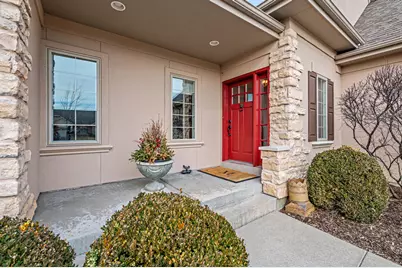 N35W23668  Auburn Ct, Pewaukee, WI 53072 - Photo 3