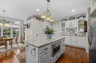 N35W23668 Auburn Ct, Pewaukee, WI 53072 - Photo 7