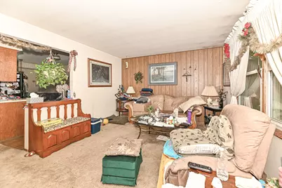 5712  Glenwood Dr, Racine, WI 53406 - Photo 5