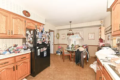 5712  Glenwood Dr, Racine, WI 53406 - Photo 9