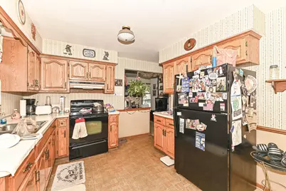 5712  Glenwood Dr, Racine, WI 53406 - Photo 11