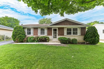 5712  Glenwood Dr, Racine, WI 53406 - Photo 1