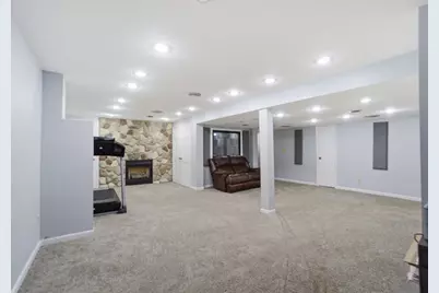 N83W18025  Le Mons Dr, Menomonee Falls, WI 53051 - Photo 33