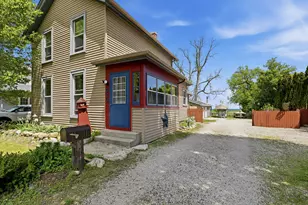 613 N 4th St, Manitowoc, WI 54220 - Photo 1