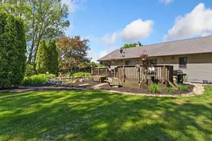 1207 Hummingbird Pl, Sheboygan Falls, WI 53085 - Photo 31
