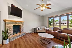 1207 Hummingbird Pl, Sheboygan Falls, WI 53085 - Photo 5
