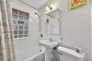 2204 S 67th Pl, West Allis, WI 53219 - Photo 9