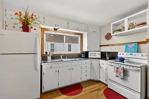 2204 S 67th Pl, West Allis, WI 53219 - Photo 5