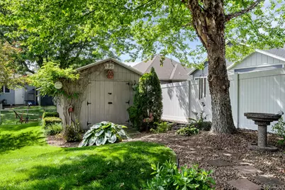 911  Steven Pl, Campbell, WI 54603 - Photo 25