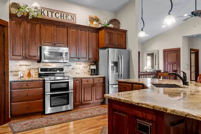 911  Steven Pl, Campbell, WI 54603 - Photo 5
