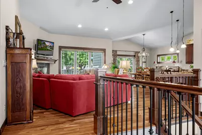 911  Steven Pl, Campbell, WI 54603 - Photo 13