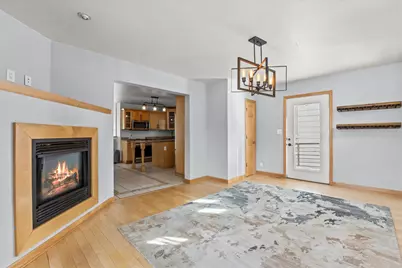1725 N Astor St, Milwaukee, WI 53202 - Photo 15