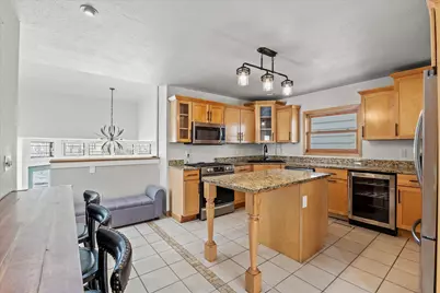 1725 N Astor St, Milwaukee, WI 53202 - Photo 13
