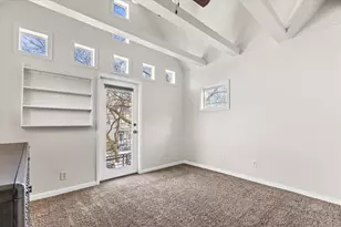 1725 N Astor St, Milwaukee, WI 53202 - Photo 21