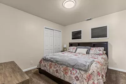1725 N Astor St, Milwaukee, WI 53202 - Photo 7