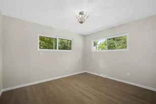 11825 W Washington St, West Allis, WI 53214 - Photo 15