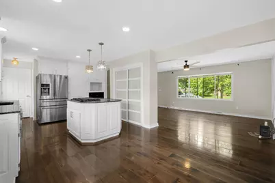 11825 W Washington St, West Allis, WI 53214 - Photo 9