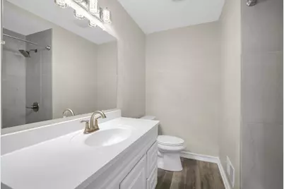 11825 W Washington St, West Allis, WI 53214 - Photo 13