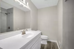 11825 W Washington St, West Allis, WI 53214 - Photo 13