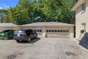 10112 W Sharon Ln, Milwaukee, WI 53225 - Photo 13