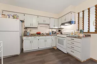 10112 W Sharon Ln, Milwaukee, WI 53225 - Photo 9